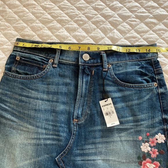 NWT Express denim mini skirt - Picture 4 of 5